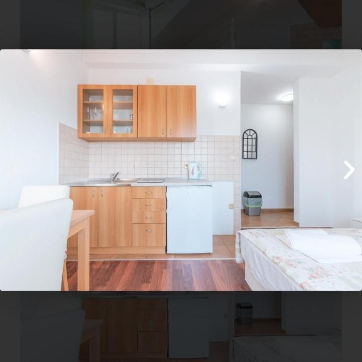 Banic Apartments With Pool 比奥格勒·纳·莫鲁 外观 照片