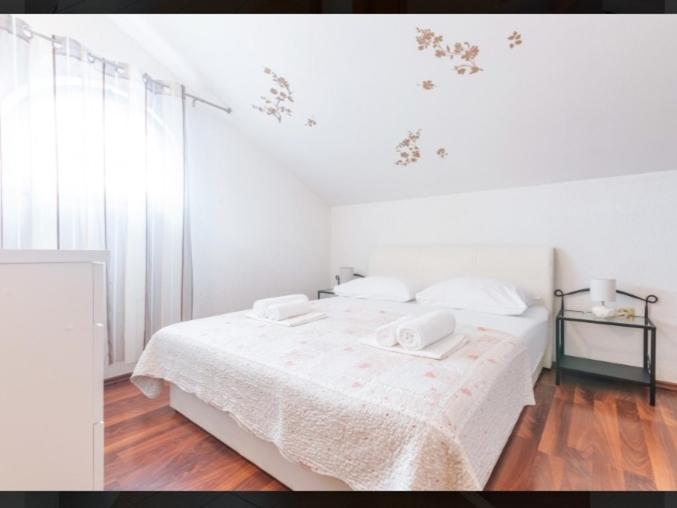 Banic Apartments With Pool 比奥格勒·纳·莫鲁 外观 照片